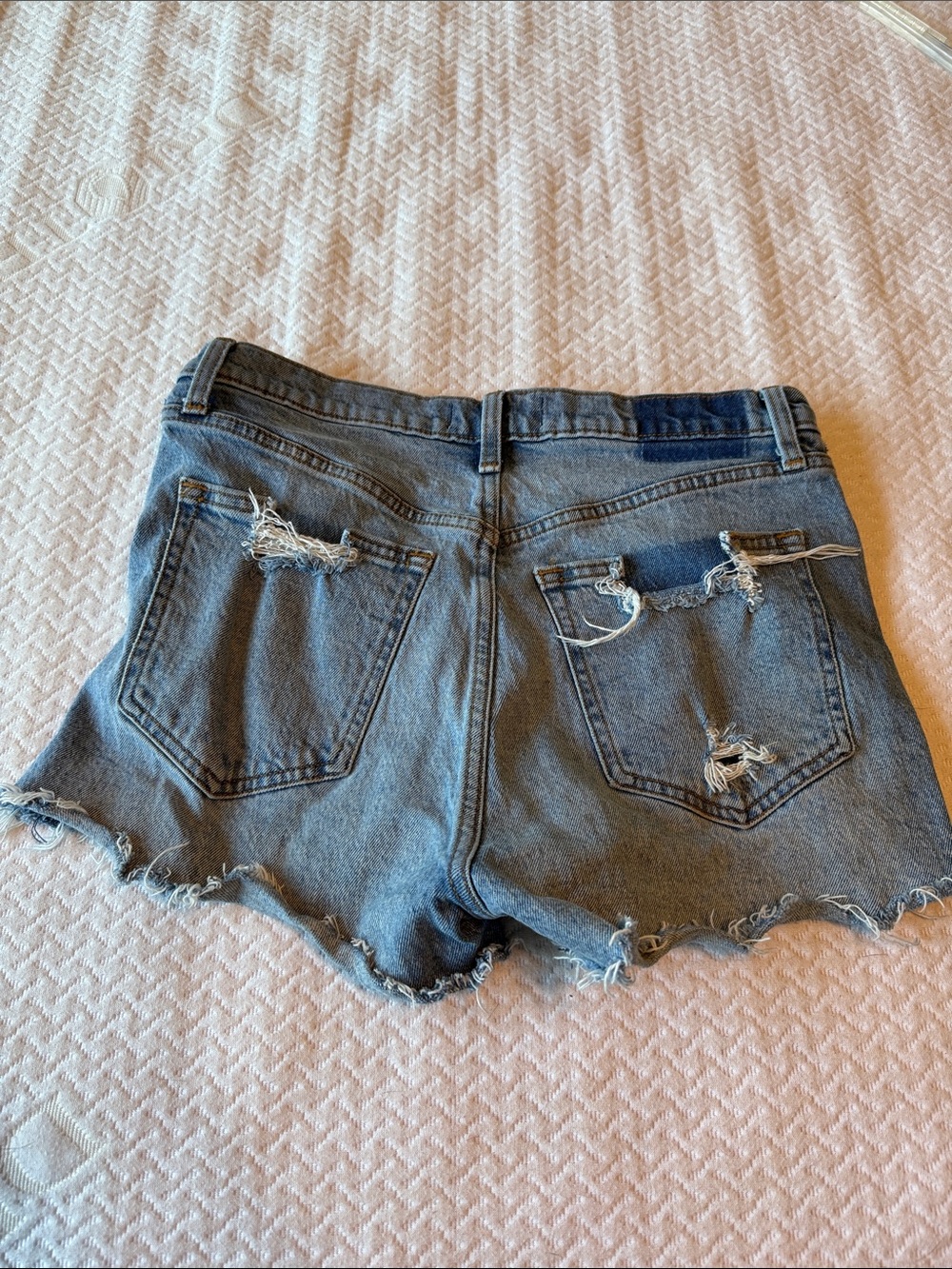Abercrombie & Fitch Light Blue Distressed Denim Shorts - Picture 3 of 3